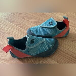 Black Diamond kids rock climbing shoe